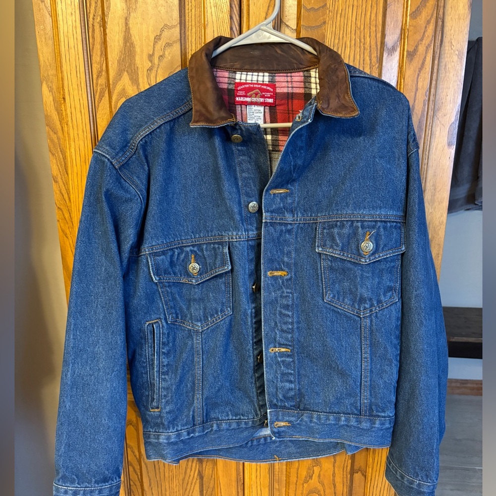 Vintage Marlboro Country Store denim jacket